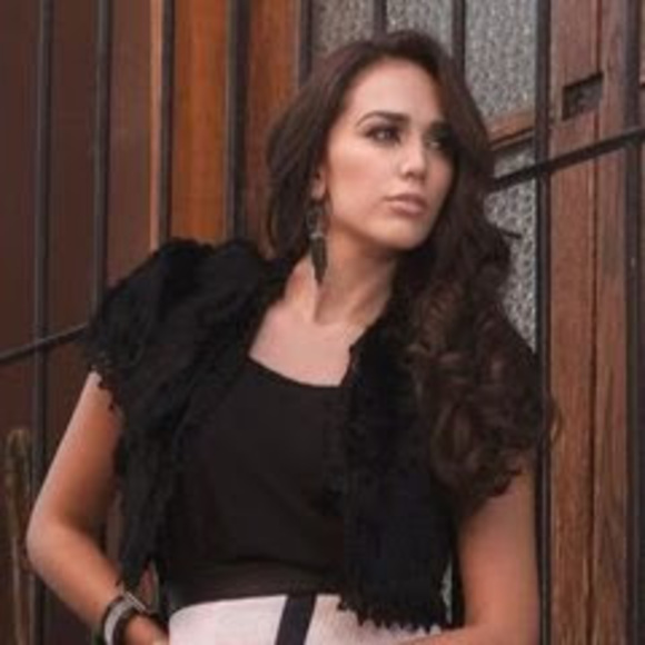 Meet your Posher, Paulina - Picture 1 of 1